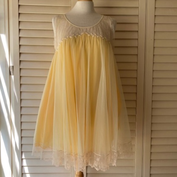 Bonwit Teller Chiffon Peignoir Set - Picture 8 of 16